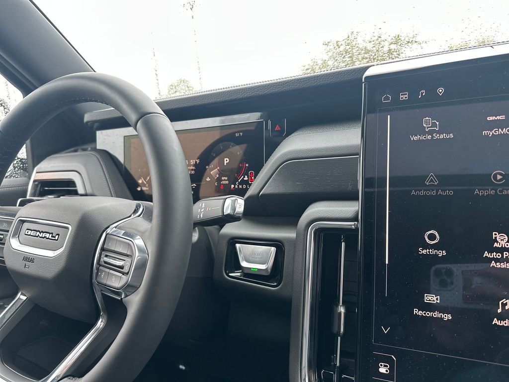 Used 2026 GMC Yukon Denali w/ Sun & Power Step Package AWD/4WD image 18