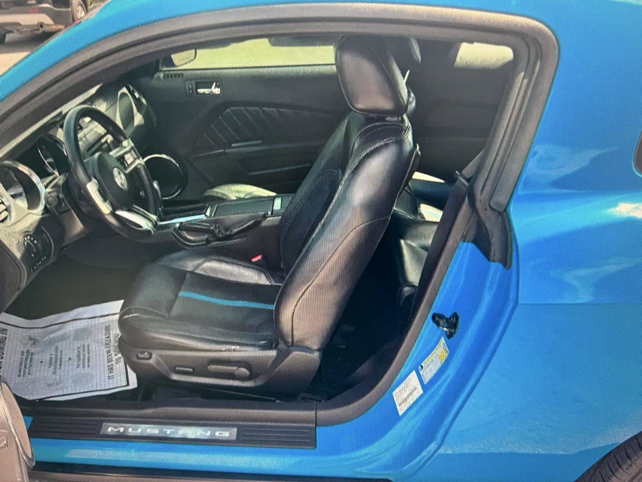 Used 2010 Ford Mustang GT RWD image 8