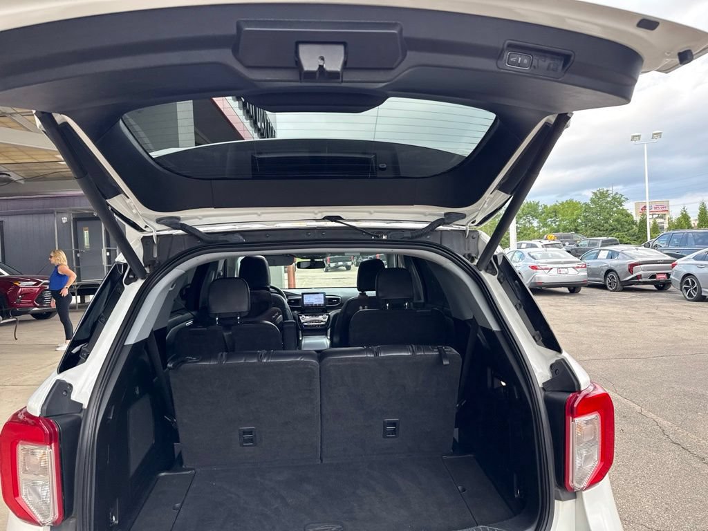 Used 2021 Ford Explorer Limited w/ Hybrid Equipment Group 310A AWD/4WD image 19
