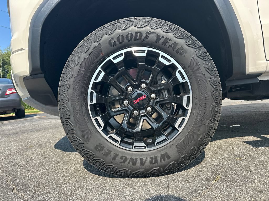 Used 2026 GMC Canyon AT4 w/ AT4 Premium Package AWD/4WD image 12