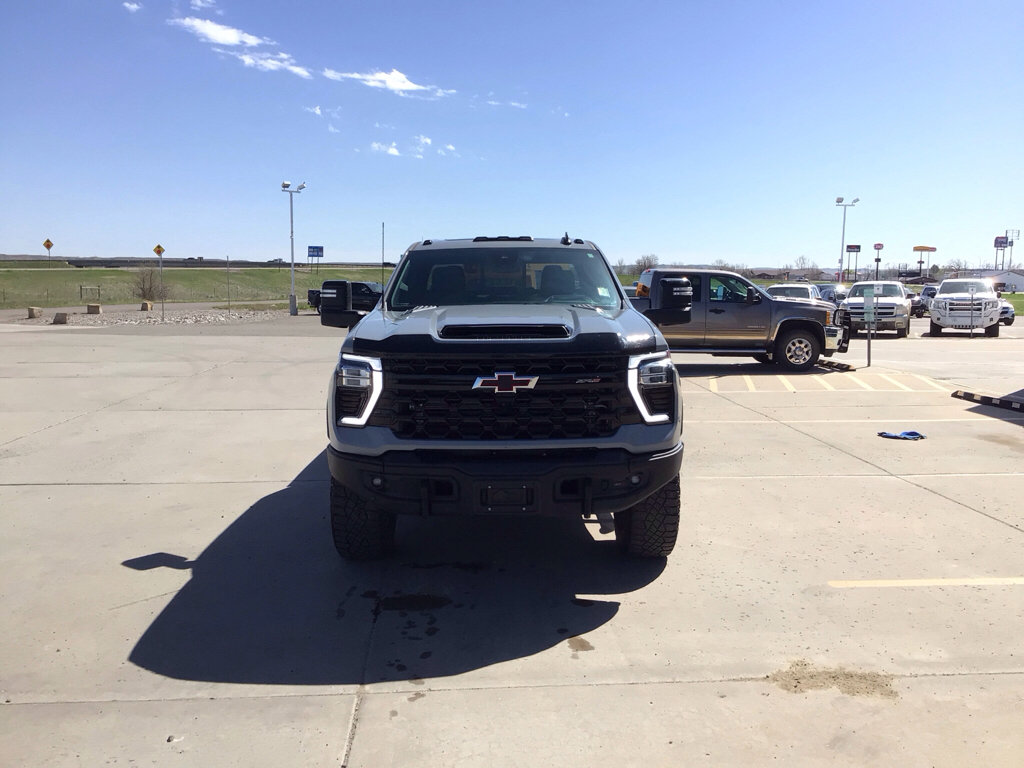 Used 2025 Chevrolet Silverado 2500 ZR2 w/ ZR2 Bison Edition AWD/4WD image 9