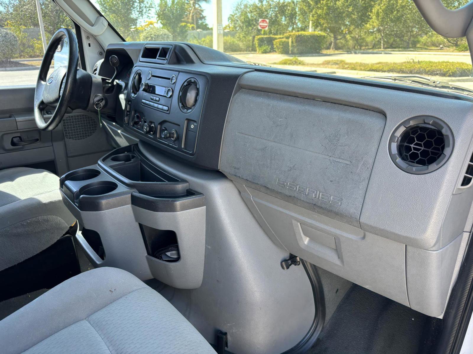 Used 2010 Ford E-350 and Econoline 350 XL image 14