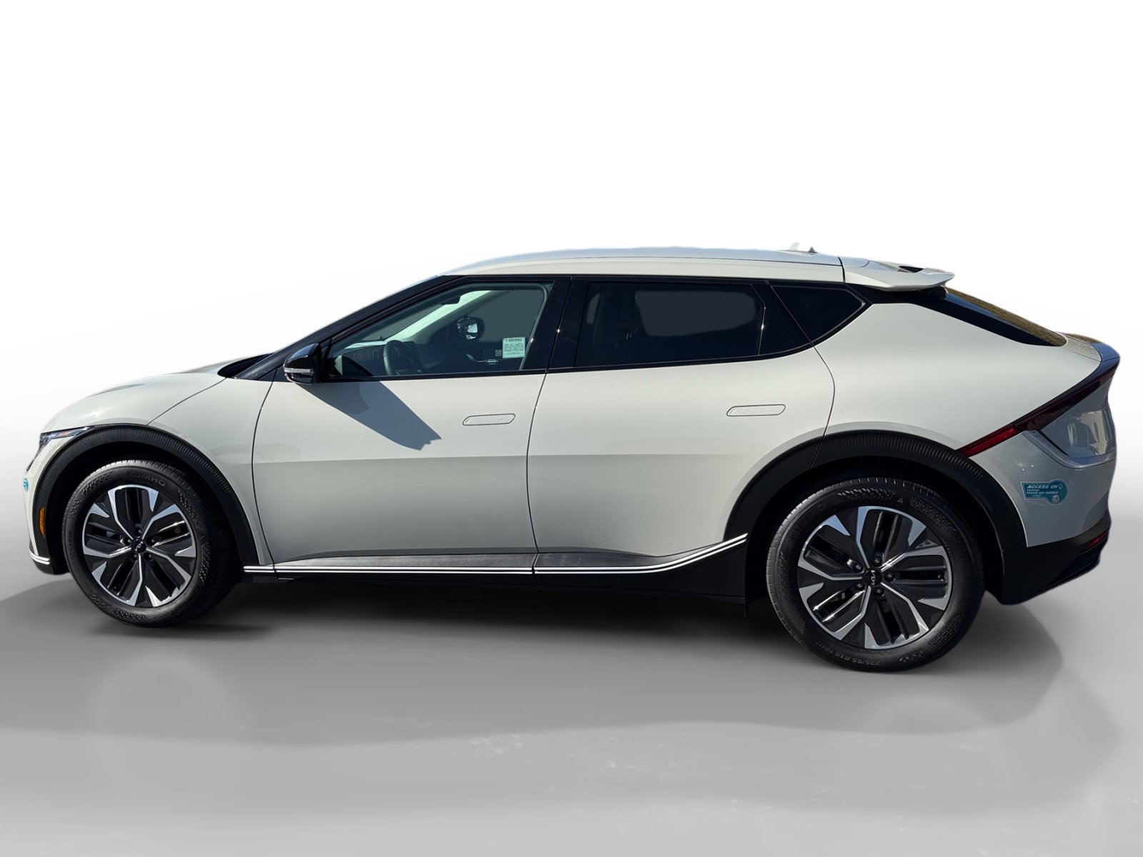 Used 2024 Kia EV6 Light RWD image 2