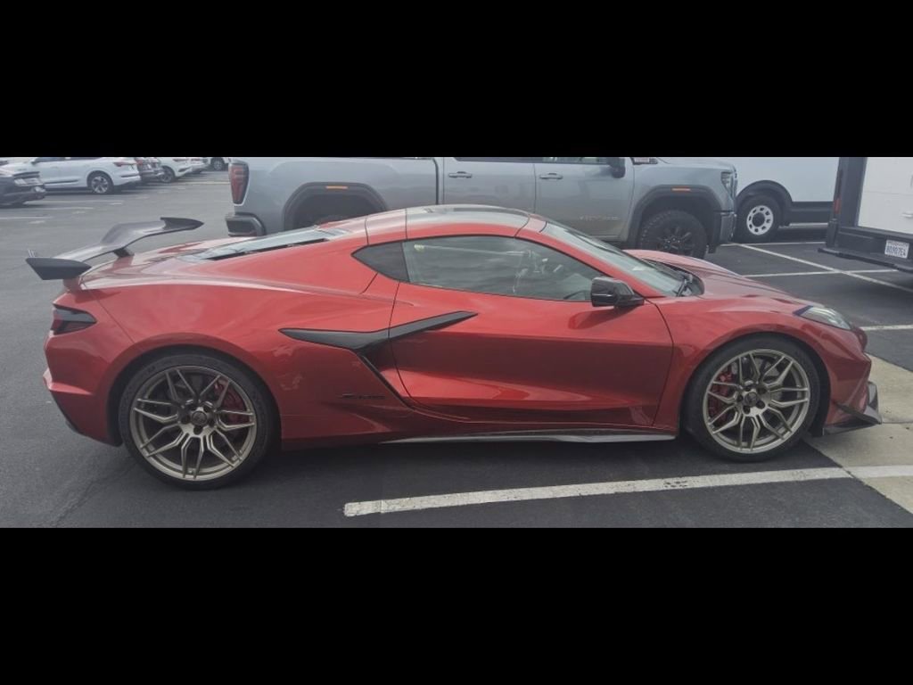 Used 2023 Chevrolet Corvette Z06 w/ Z07 Performance Package image 10