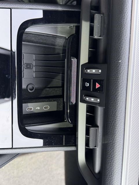 Used 2026 Porsche Cayenne AWD/4WD image 23