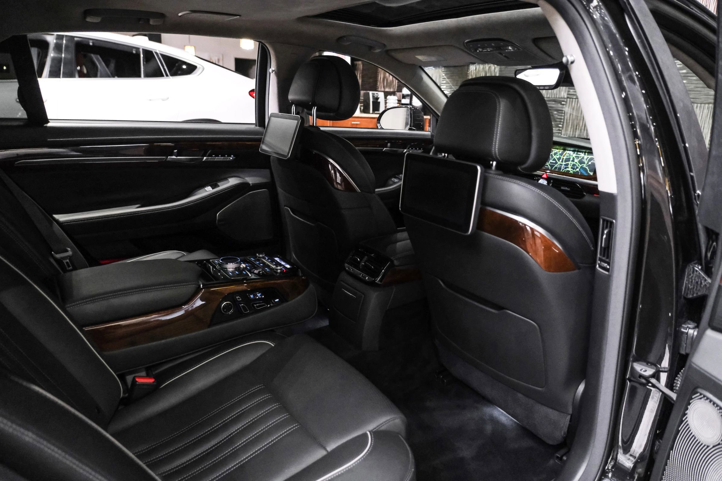 Used 2019 Genesis G90 5.0 Ultimate RWD image 35