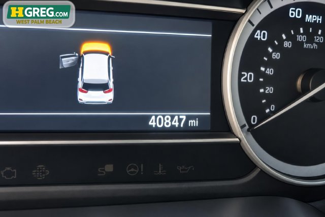 Used 2020 Kia Niro LXS FWD image 14