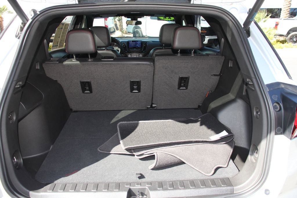 Used 2022 Chevrolet Equinox RS w/ Infotainment Package FWD image 24