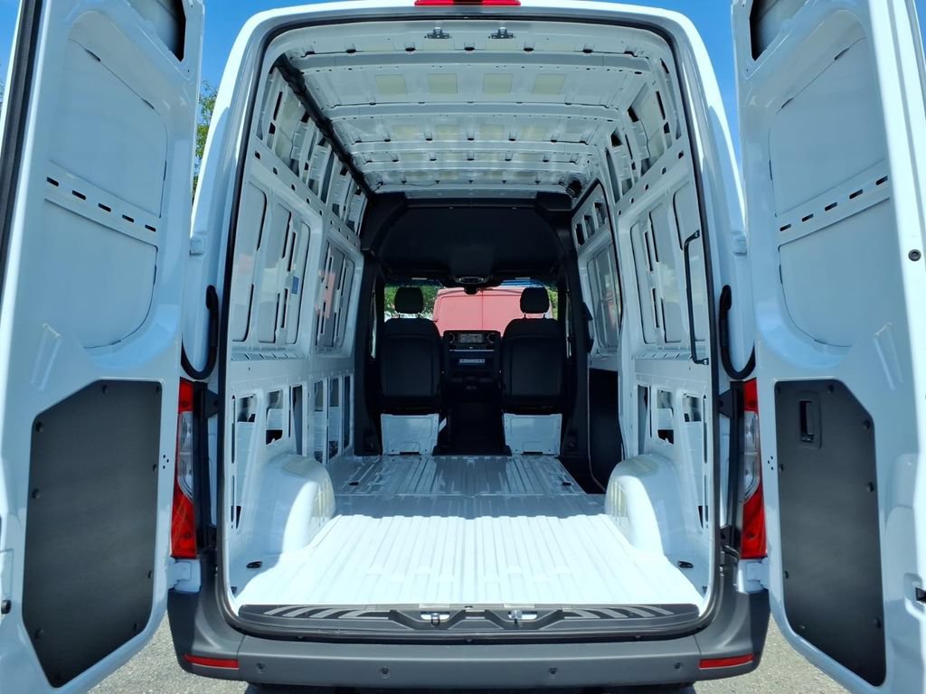 New 2026 Mercedes-Benz Sprinter 2500 image 9