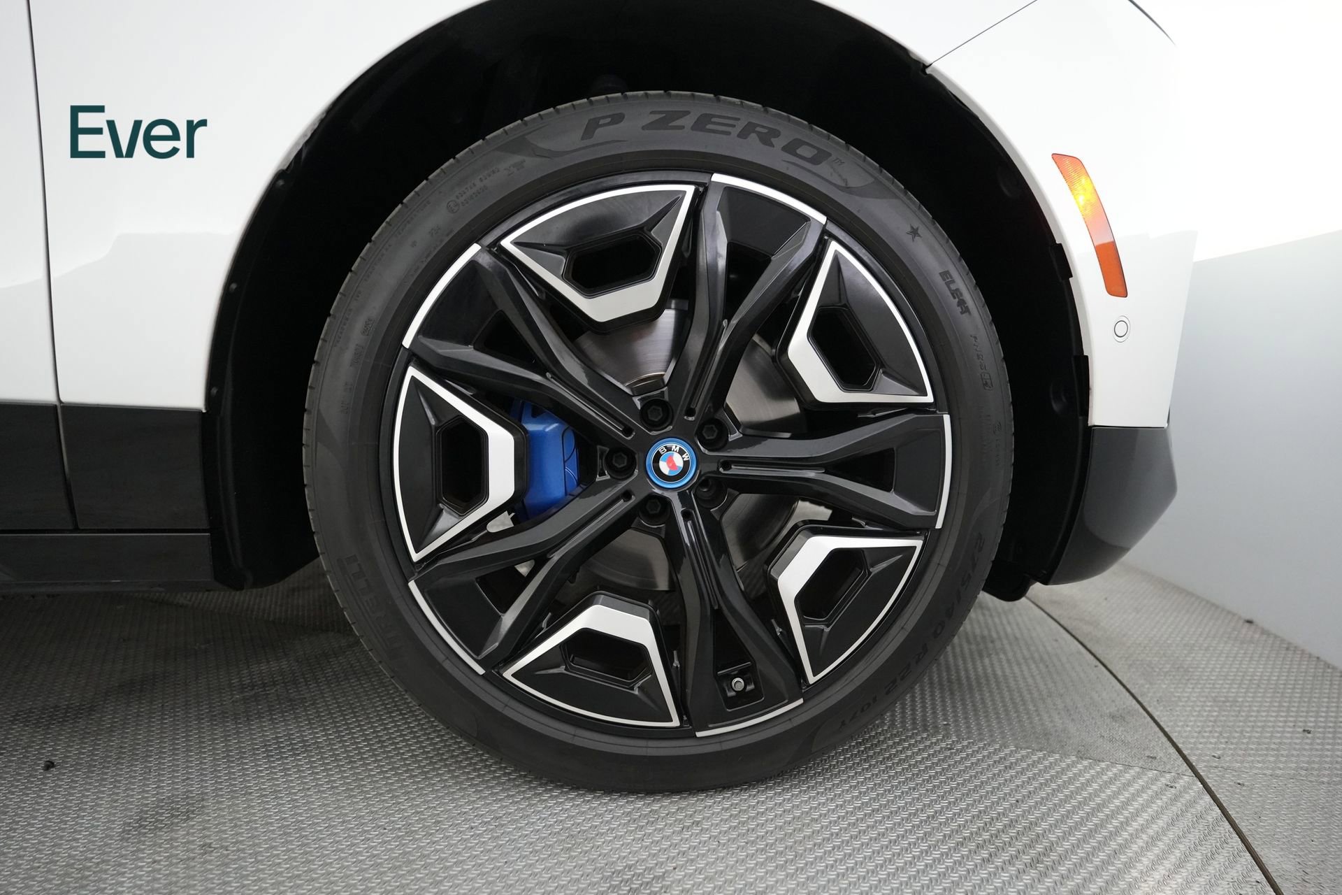 Used 2023 BMW iX xDrive50 w/ Sport Package image 20