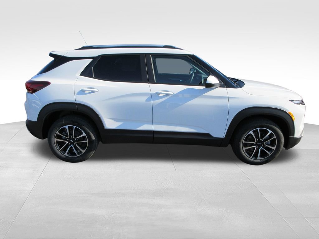 New 2026 Chevrolet TrailBlazer LT w/ LPO, Blackout Package FWD image 6