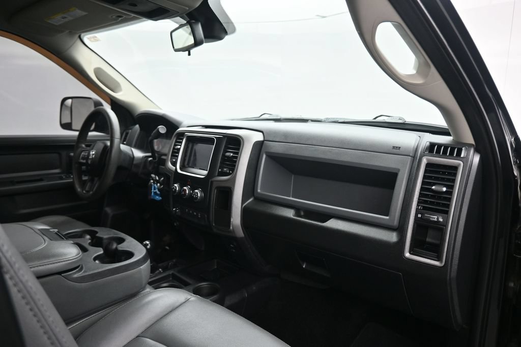 Used 2016 RAM 2500 Tradesman w/ Chrome Appearance Group AWD/4WD image 38