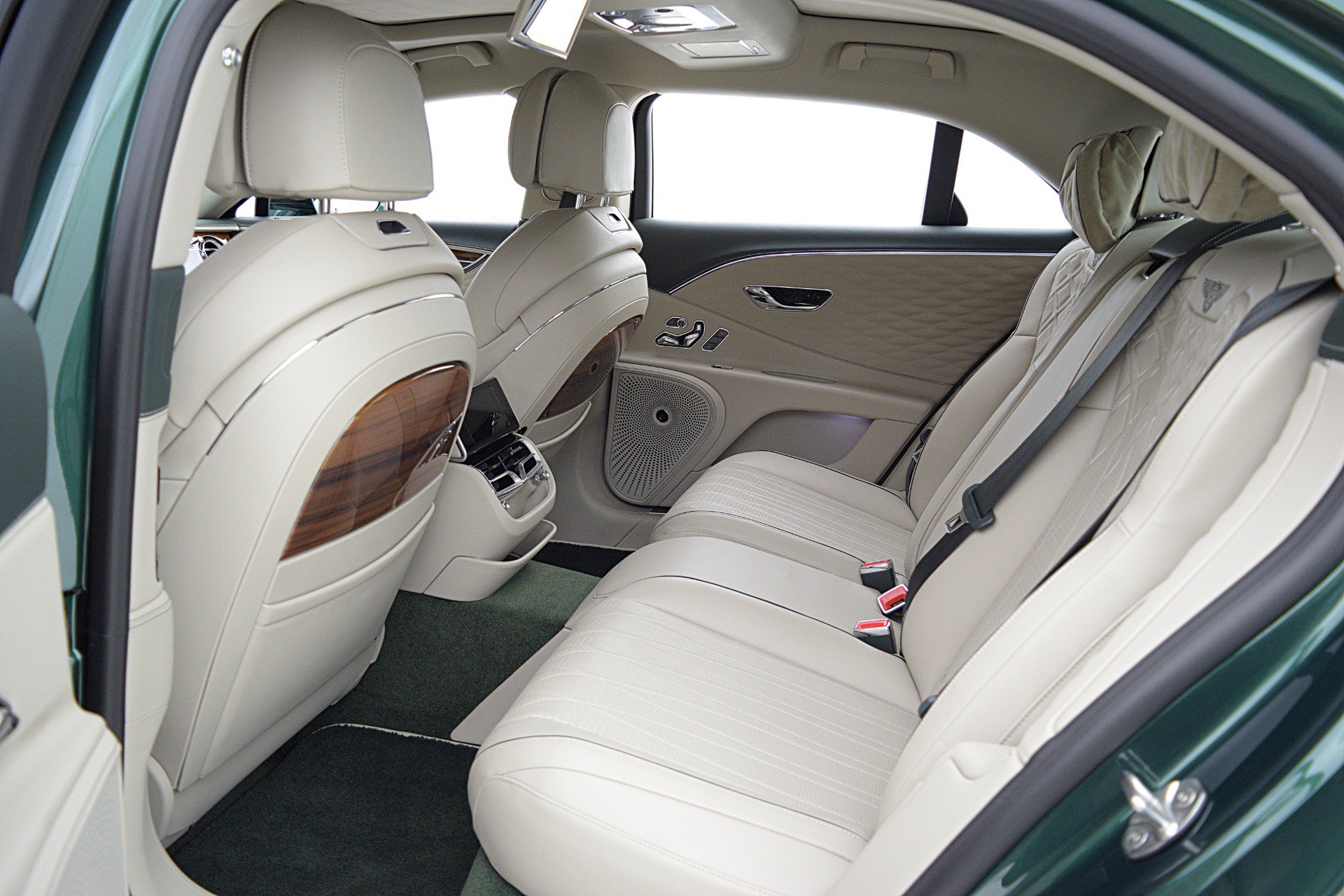 Certified 2022 Bentley Flying Spur V8 AWD/4WD image 36