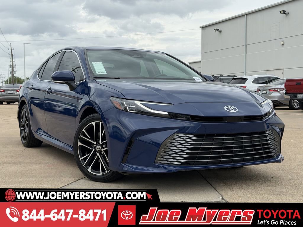 Used 2025 Toyota Camry XSE image 2