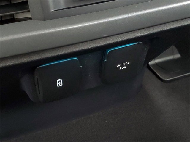 Used 2023 Ford F150 Lariat w/ Equipment Group 502A High image 29