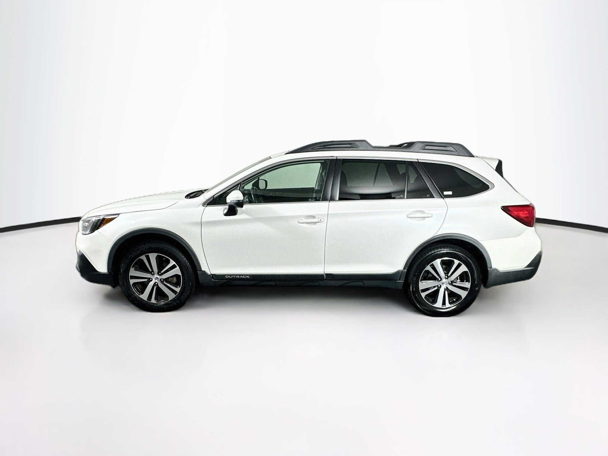 Used 2019 Subaru Outback 2.5i Limited AWD/4WD image 4