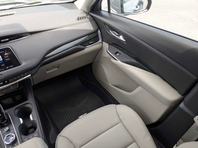 Used 2023 Cadillac XT4 Premium Luxury FWD image 19