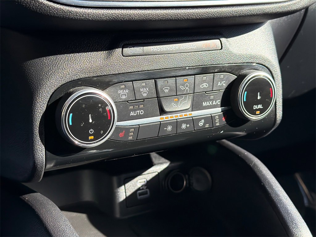 Used 2022 Ford Escape Titanium image 28