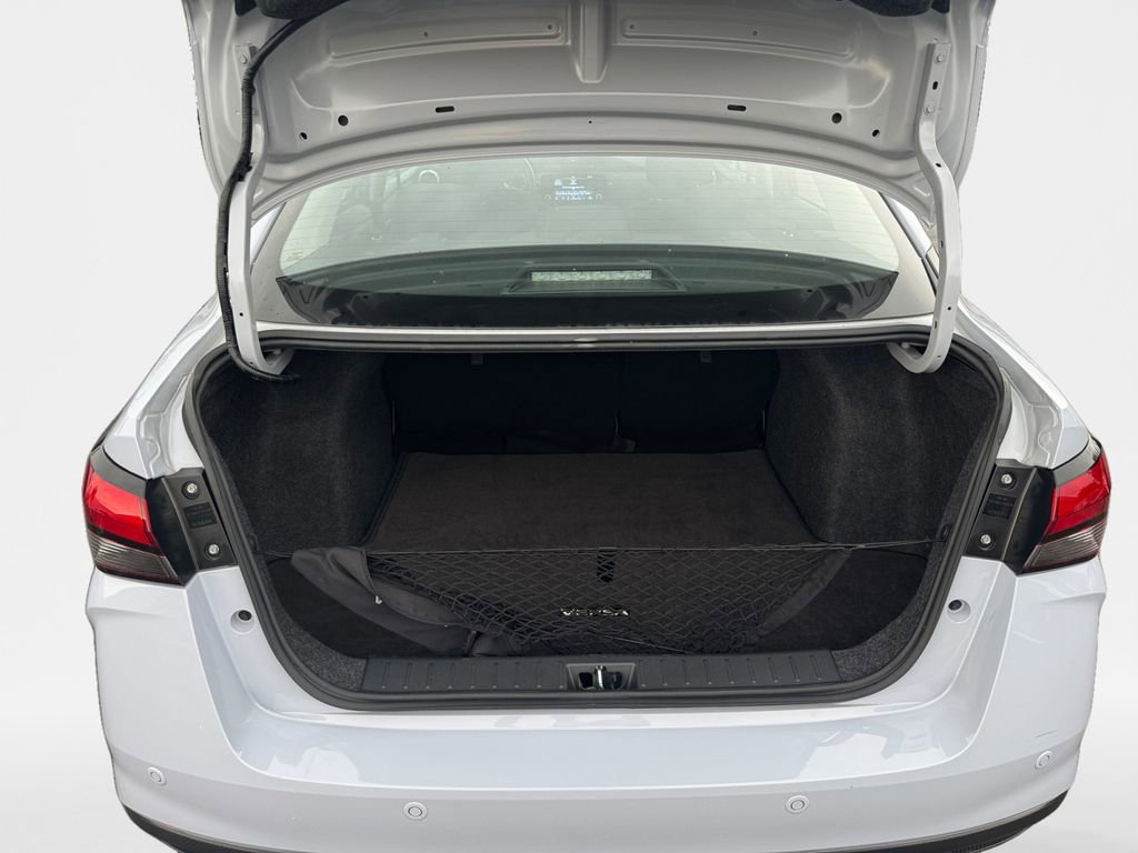 Used 2024 Nissan Versa SR w/ Trunk Package image 23