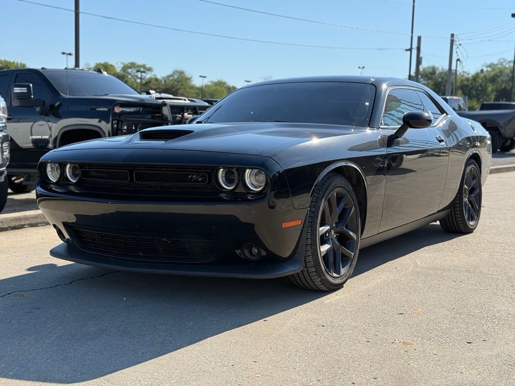 Used 2022 Dodge Challenger R/T w/ Blacktop Package RWD image 2