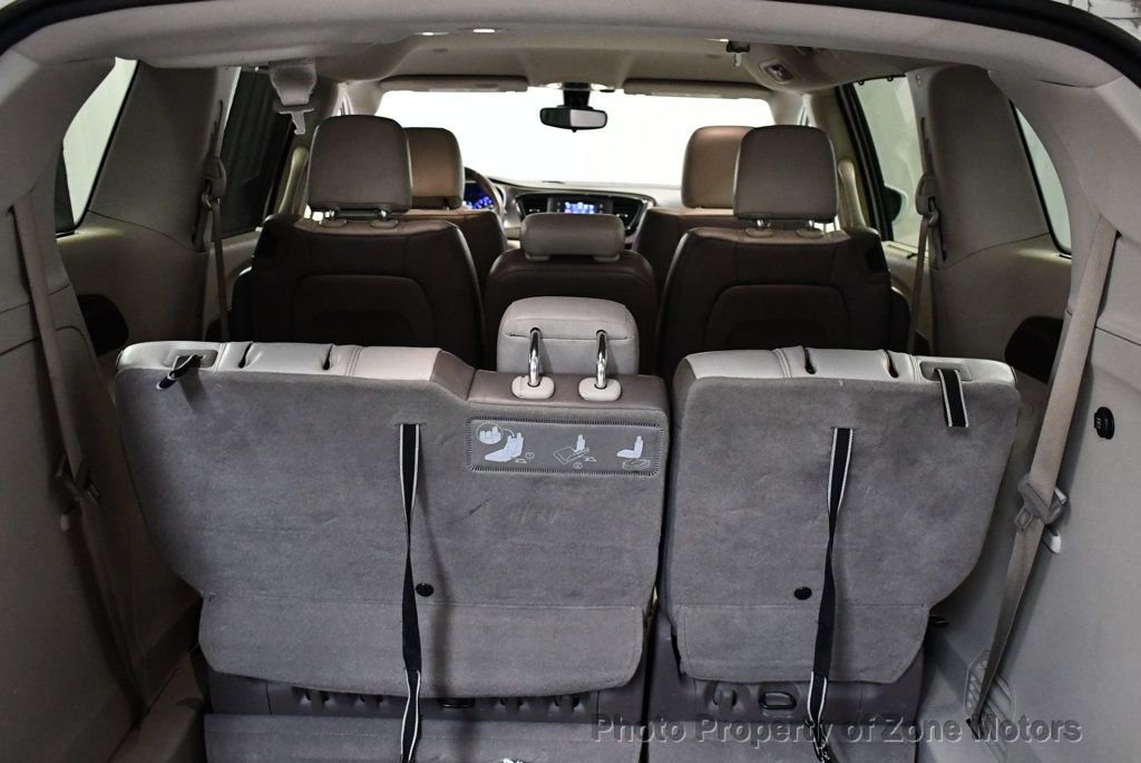 Used 2017 Chrysler Pacifica Touring-L image 48