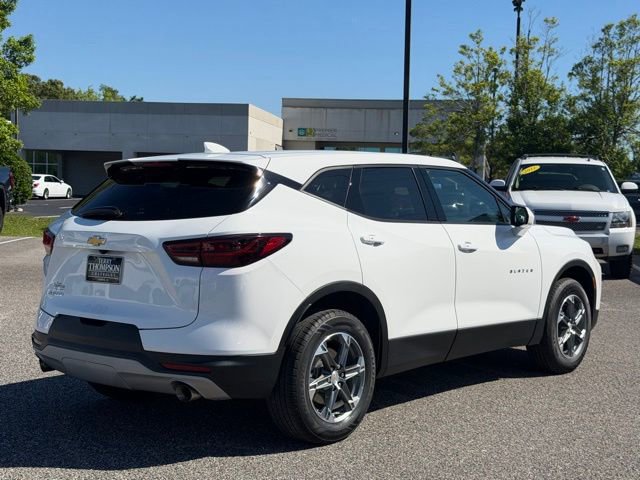 Used 2023 Chevrolet Blazer LT FWD image 5