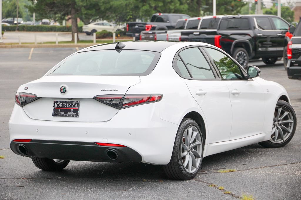 Used 2024 Alfa Romeo Giulia Ti AWD/4WD image 3