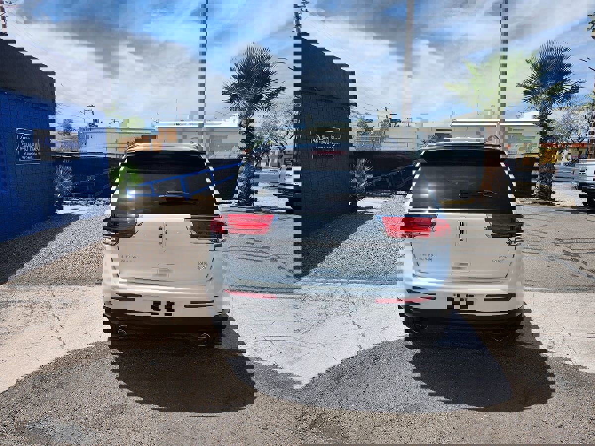 Used 2015 Lincoln MKX FWD w/ Equipment Group 101A image 12