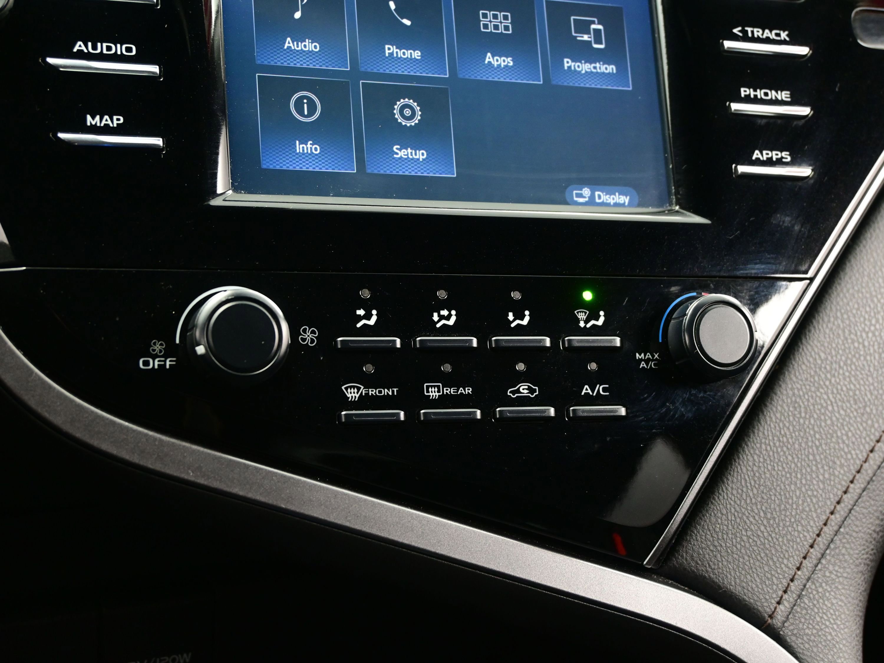 Used 2019 Toyota Camry LE image 20