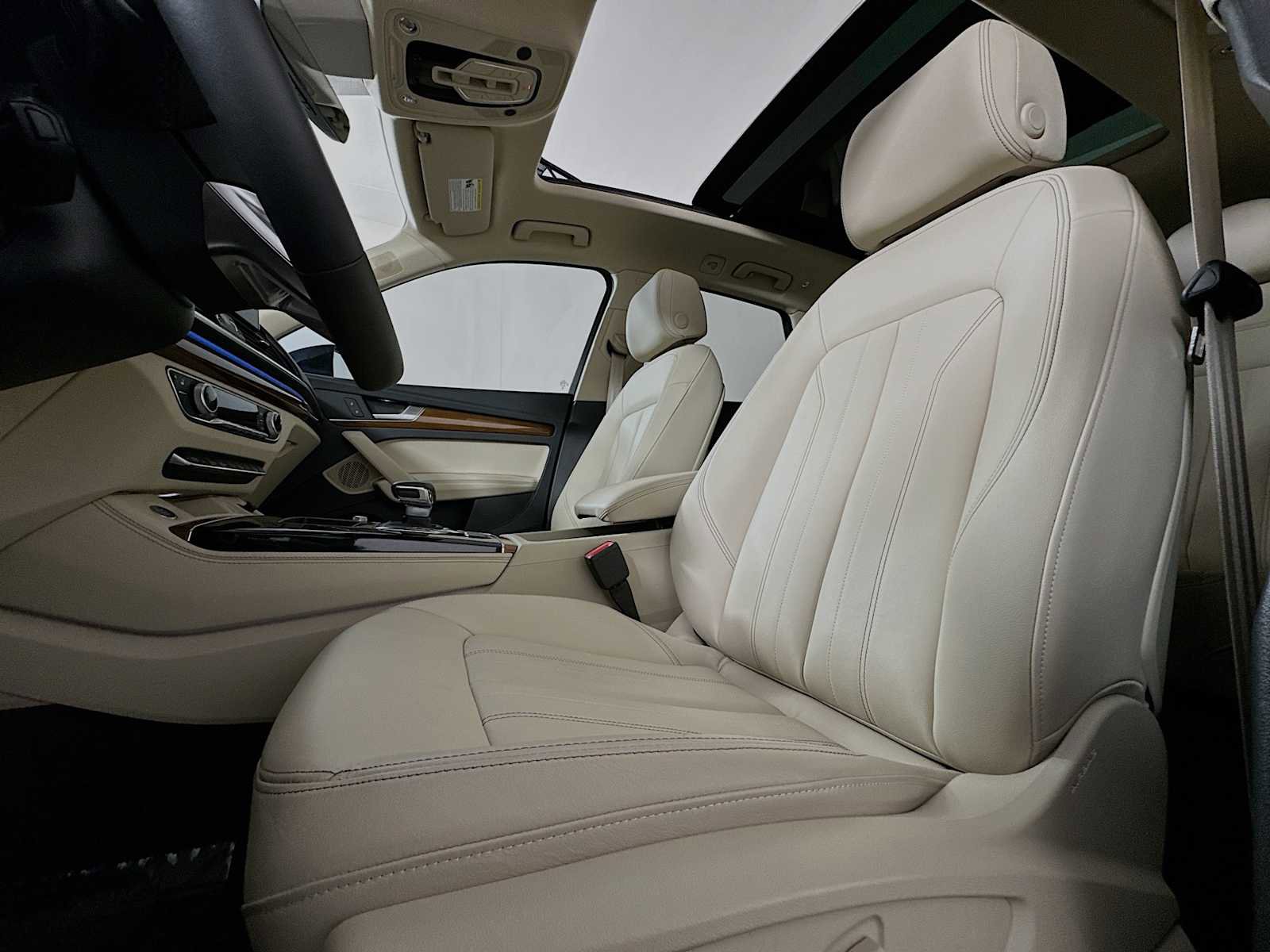 Certified 2025 Audi Q5 2.0T Premium Plus w/ Premium Plus Package image 19