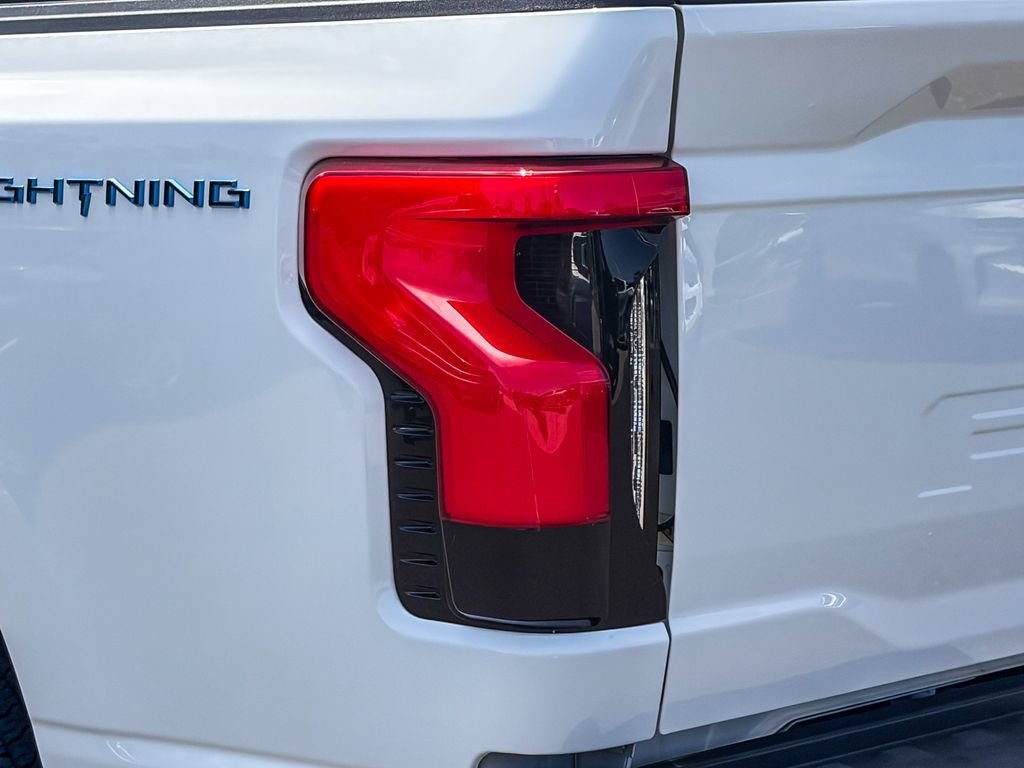 Used 2024 Ford F150 Lightning Flash AWD/4WD image 8