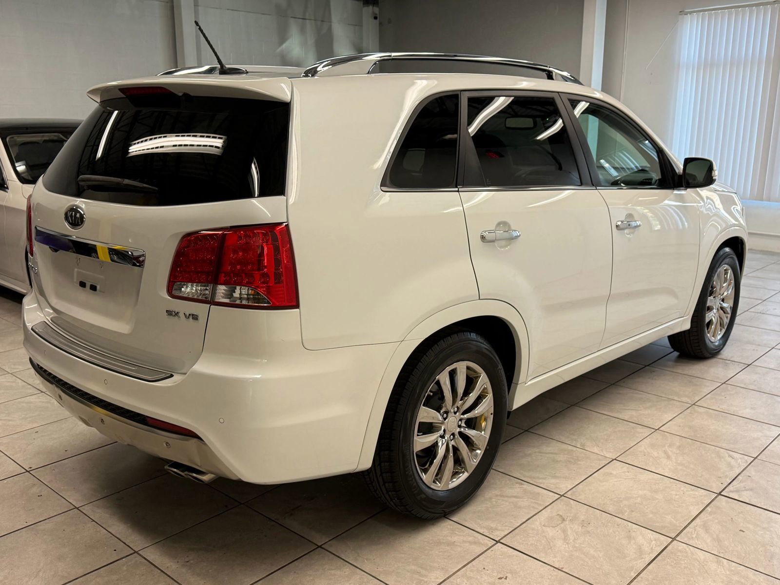 Used 2012 Kia Sorento SX w/ SX Premium Pkg image 9