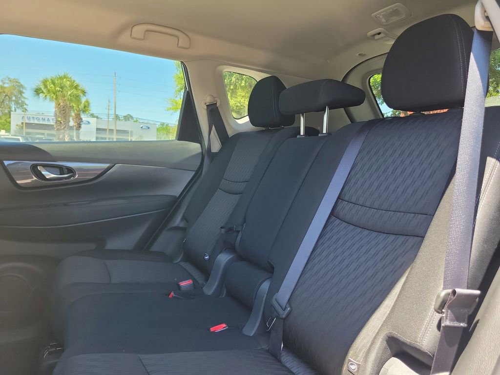 Used 2019 Nissan Rogue SV FWD image 13