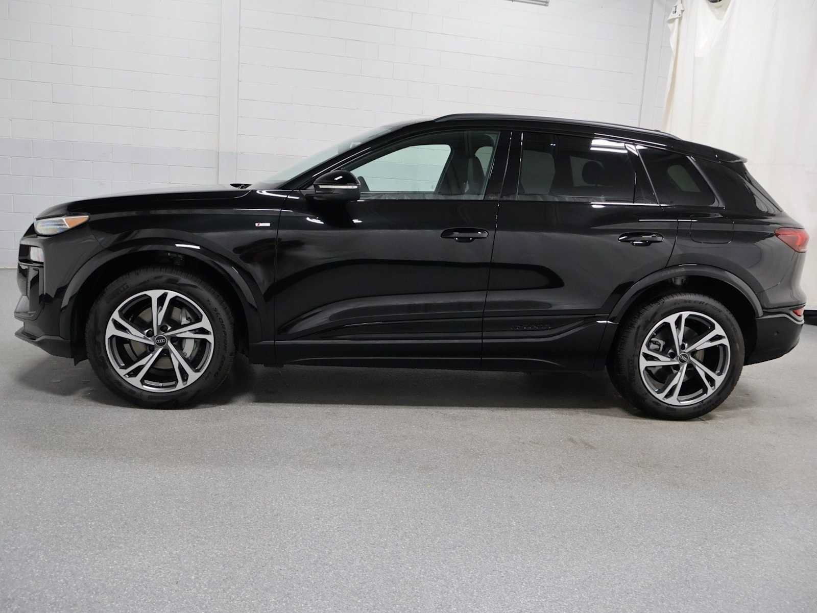 New 2027 Audi Q6 e-tron Premium Plus AWD/4WD video 2