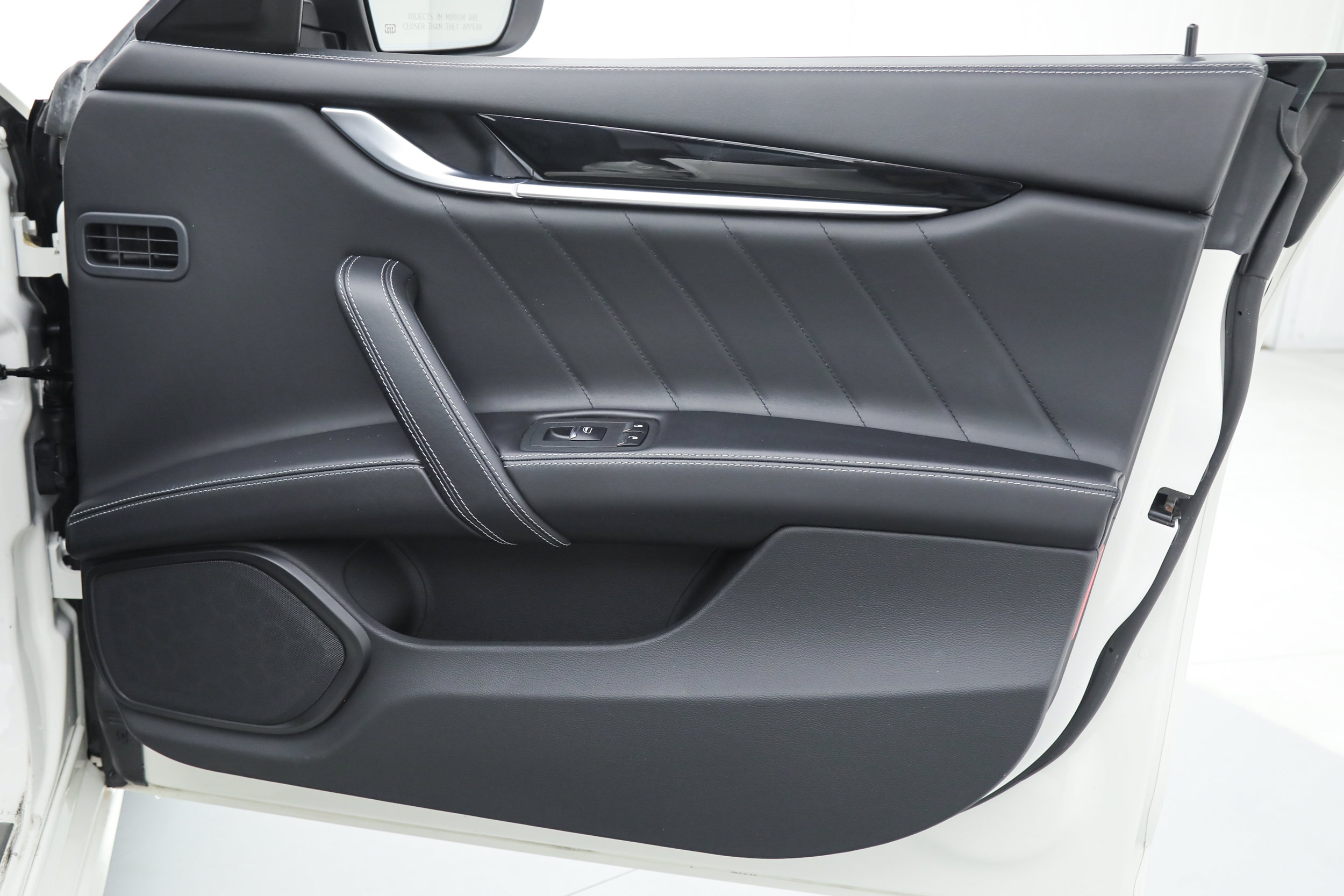 Certified 2023 Maserati Ghibli Modena RWD image 9