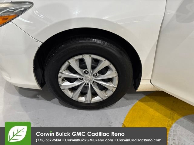 Used 2015 Toyota Camry LE FWD image 32