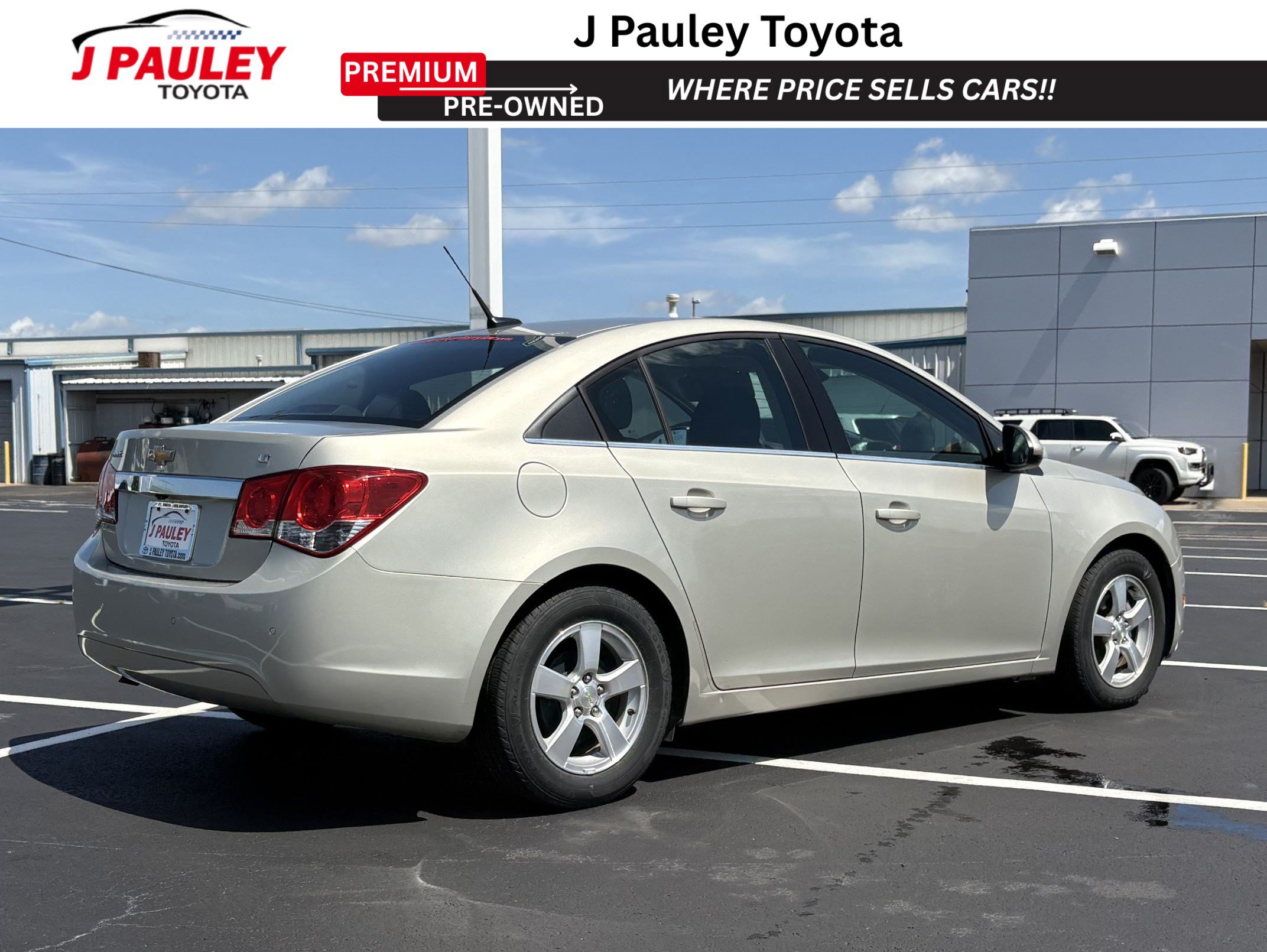 Used 2014 Chevrolet Cruze LT w/ Enhanced Safety Package FWD image 3