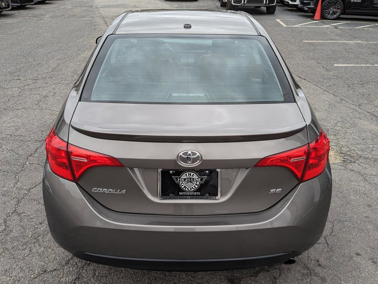 Used 2017 Toyota Corolla SE w/ SE Premium Package FWD image 8