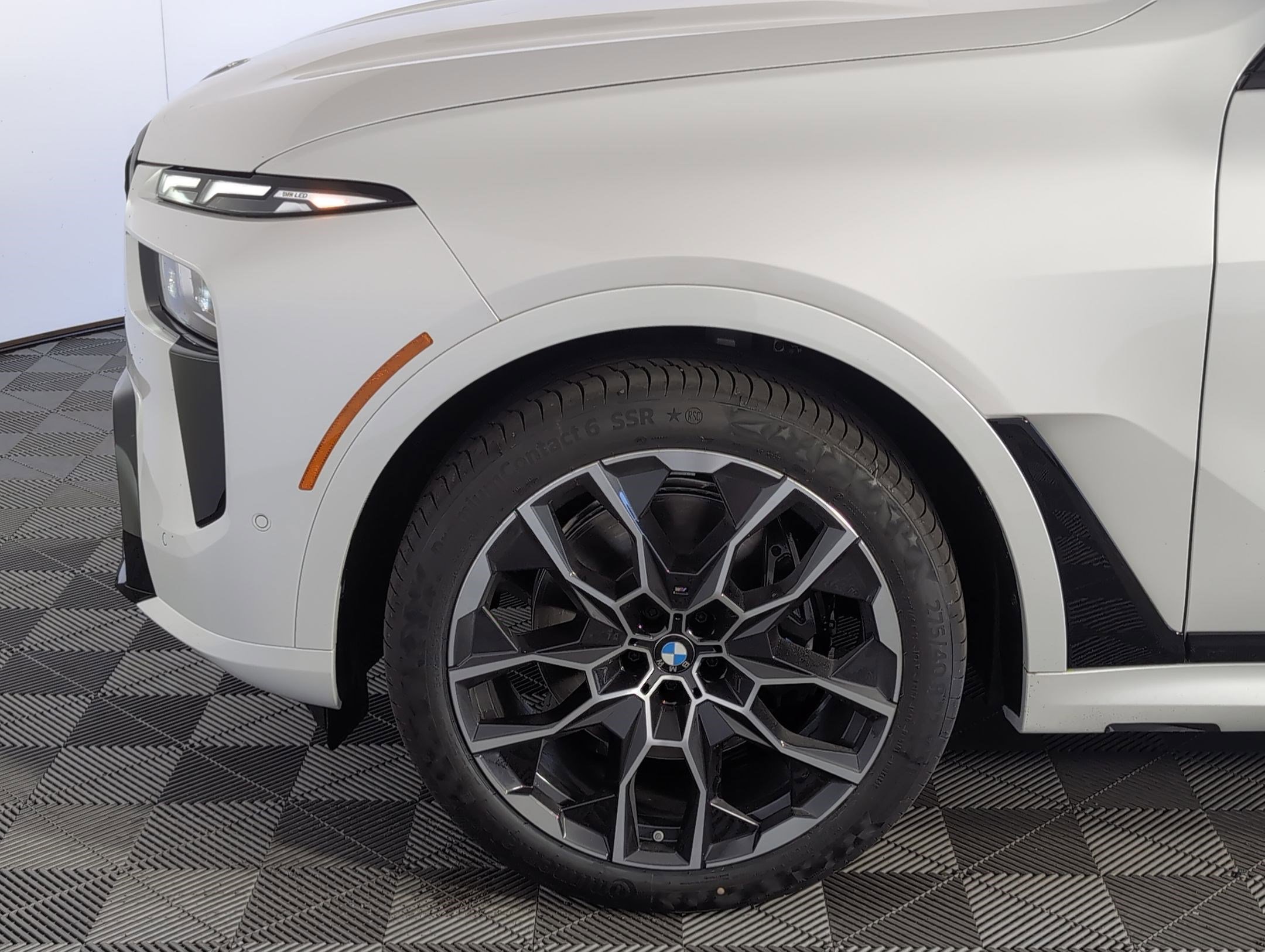 New 2026 BMW X7 M60i image 9