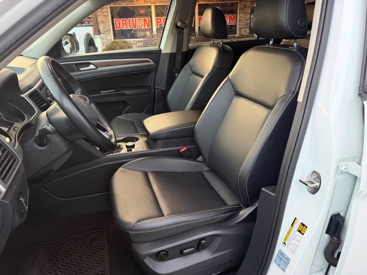 Used 2021 Volkswagen Atlas SE image 12