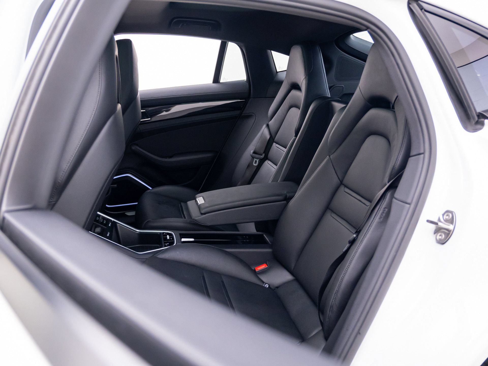 Used 2018 Porsche Panamera 4 AWD/4WD image 16