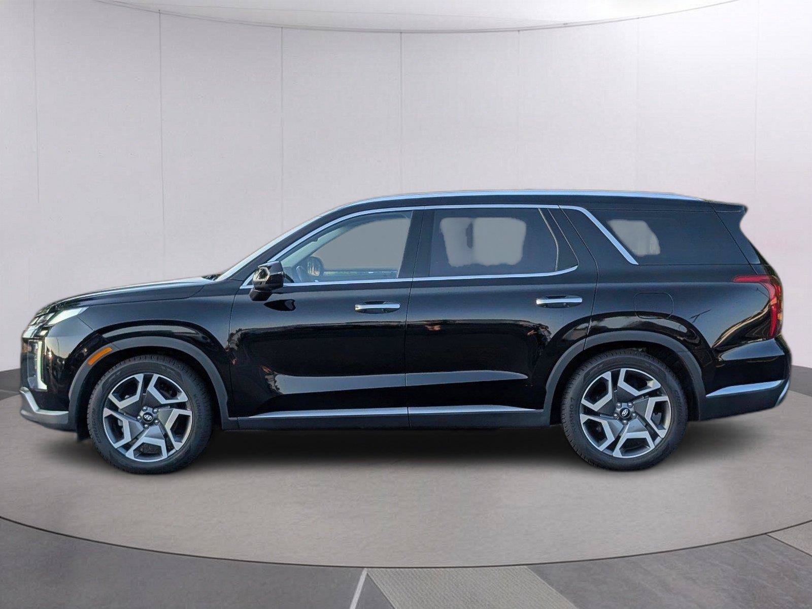 Used 2023 Hyundai Palisade Limited FWD image 2