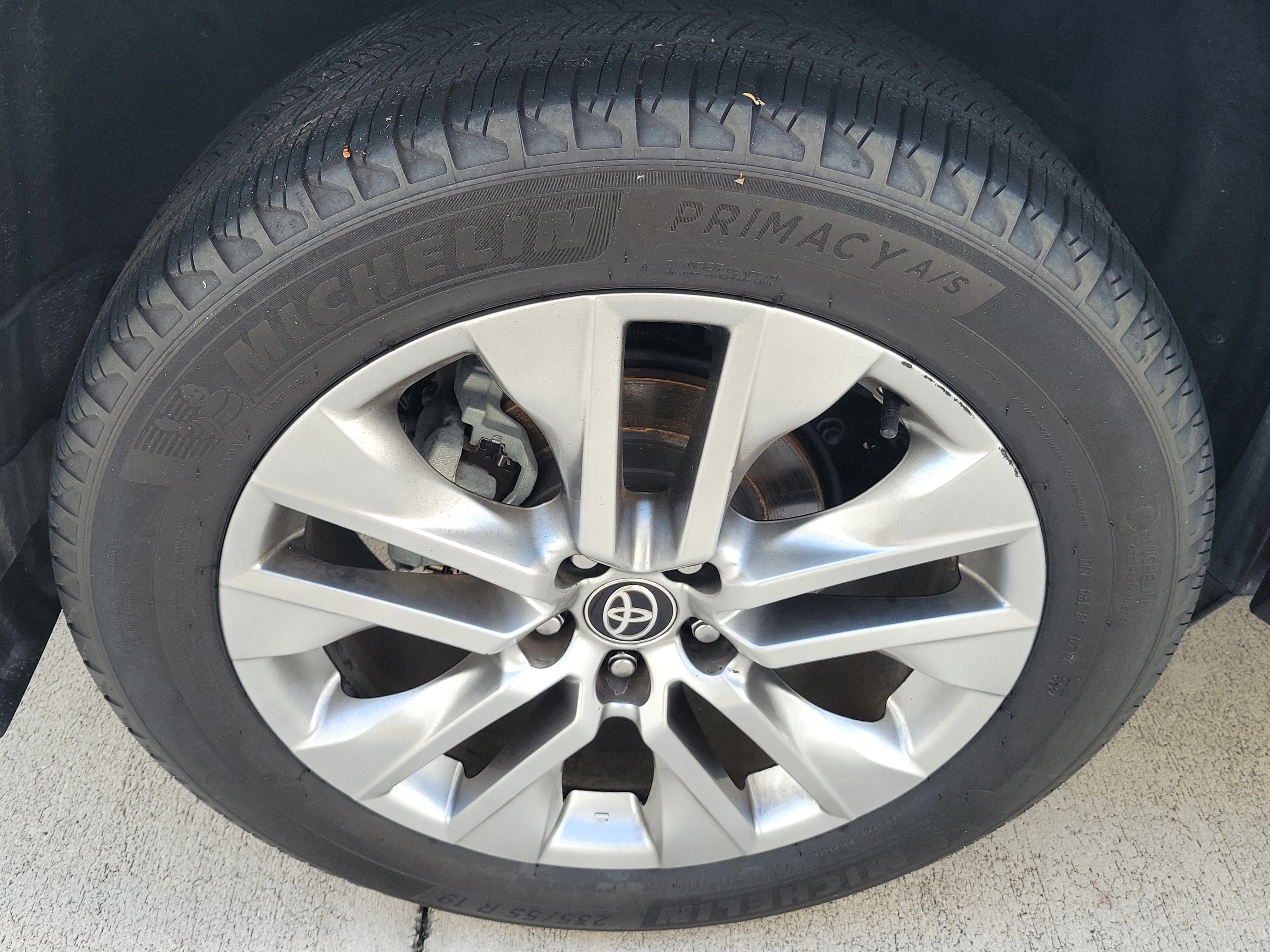 Used 2024 Toyota RAV4 XLE Premium FWD image 8