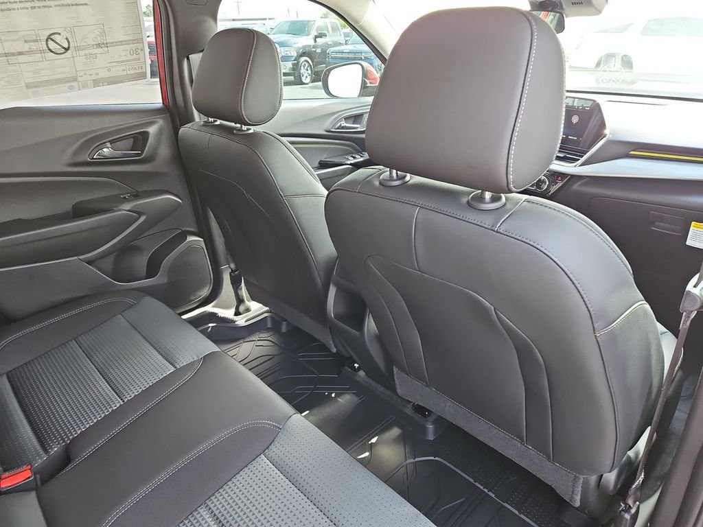 Certified 2026 Chevrolet Trax LT w/ LT Convenience Package FWD image 13