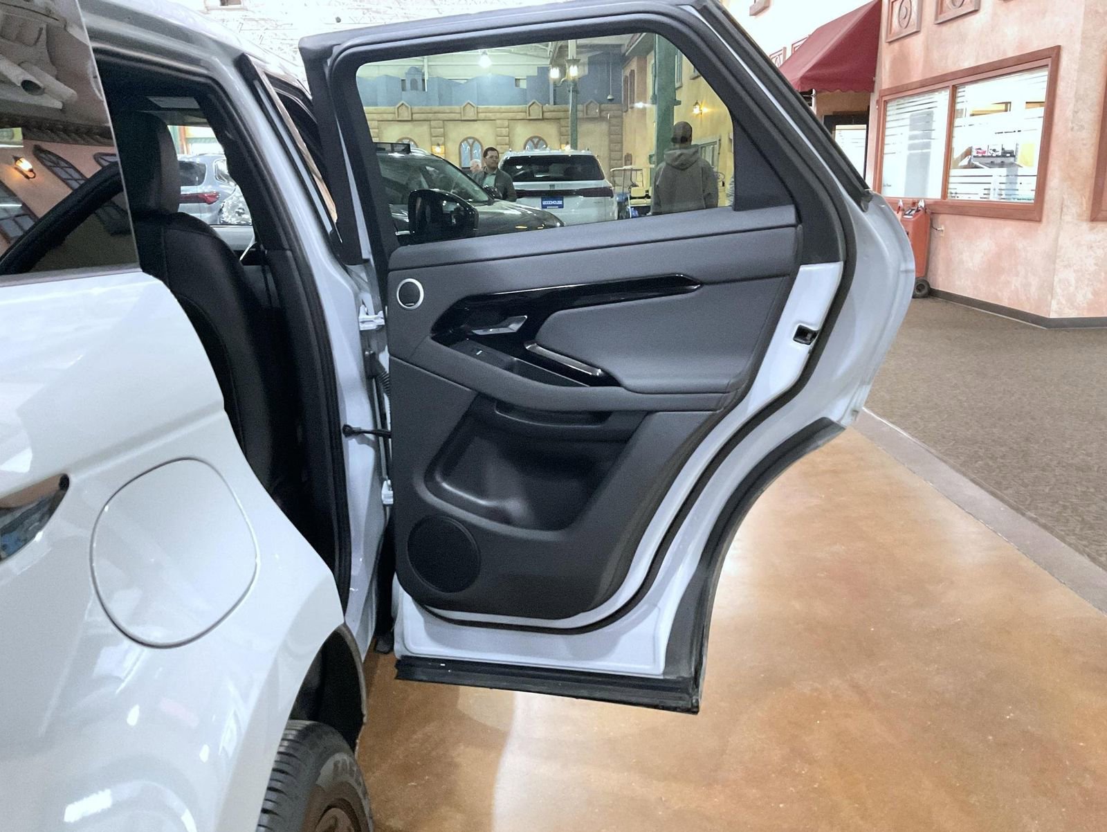 Used 2025 Land Rover Range Rover Evoque S image 17