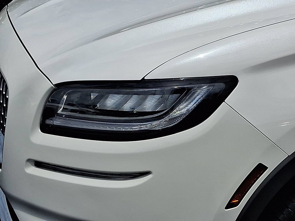 Certified 2023 Lincoln Nautilus Reserve AWD/4WD image 9