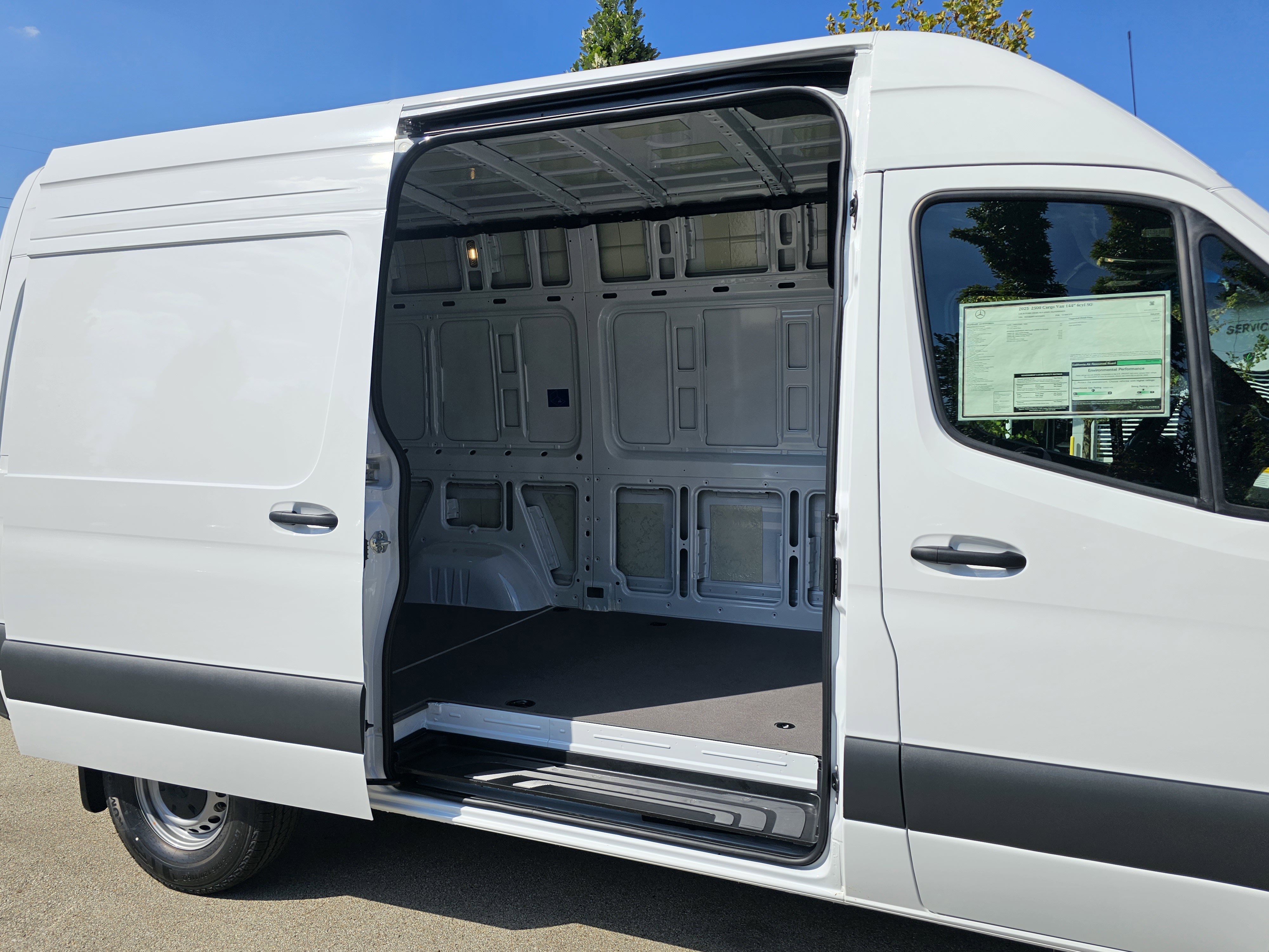 New 2025 Mercedes-Benz Sprinter 2500 video 2