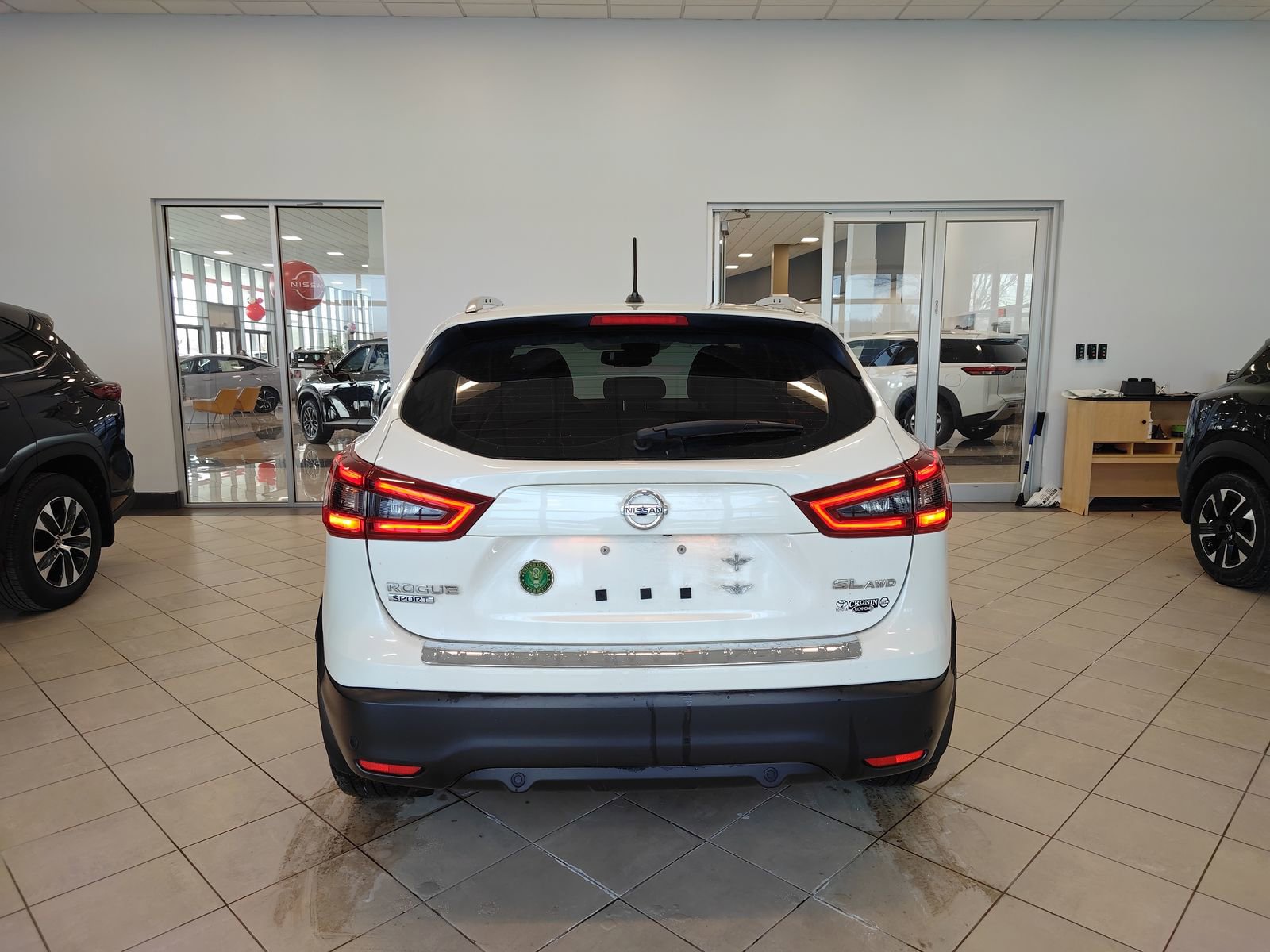 Used 2020 Nissan Rogue Sport SL w/ Premium Package image 4