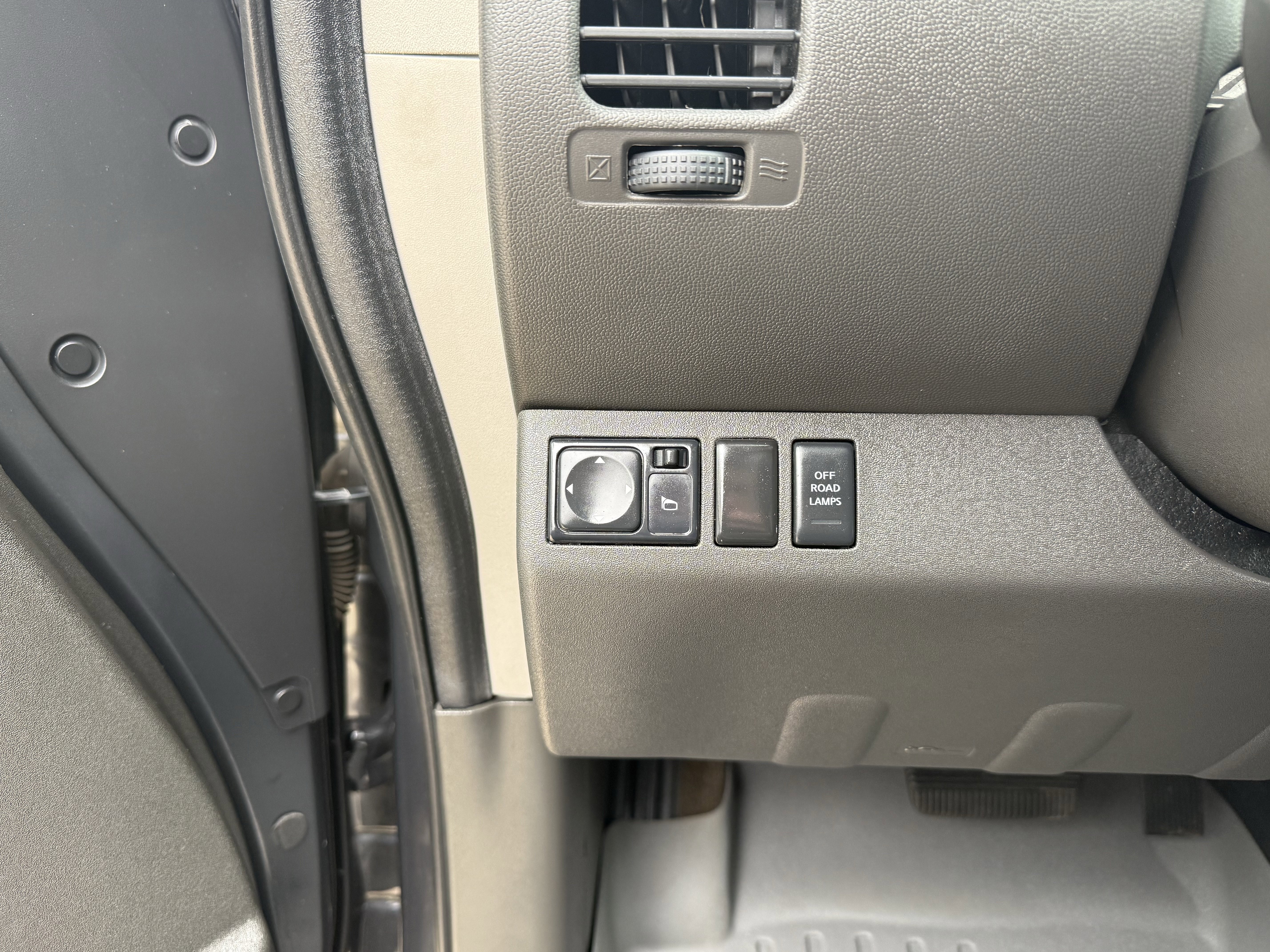 Used 2015 Nissan Xterra PRO-4X image 12