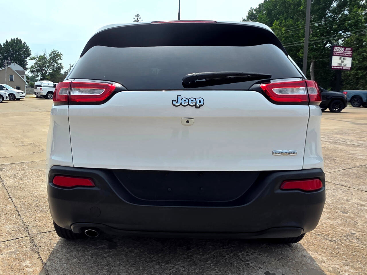 Used 2018 Jeep Cherokee Latitude Plus image 18